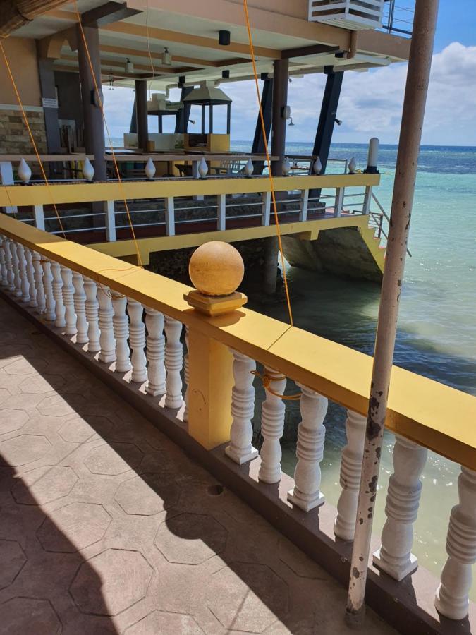 L & M Hearthstones Lodge Oslob Buitenkant foto