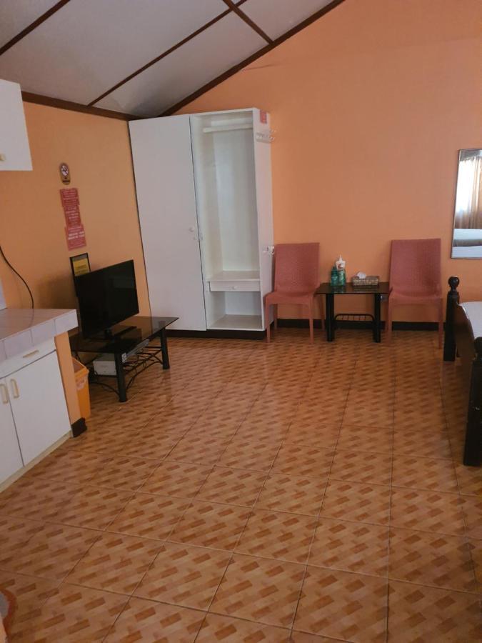 L & M Hearthstones Lodge Oslob Buitenkant foto