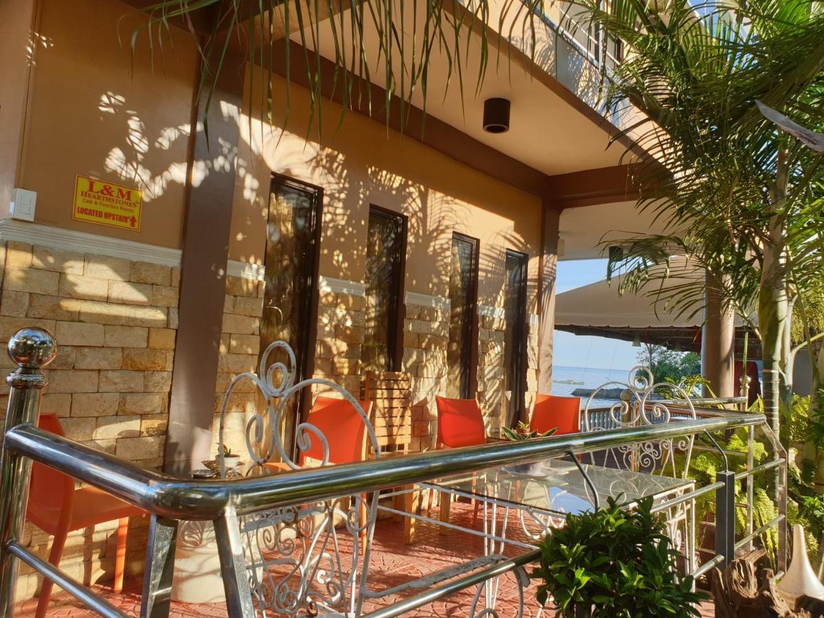 L & M Hearthstones Lodge Oslob Buitenkant foto